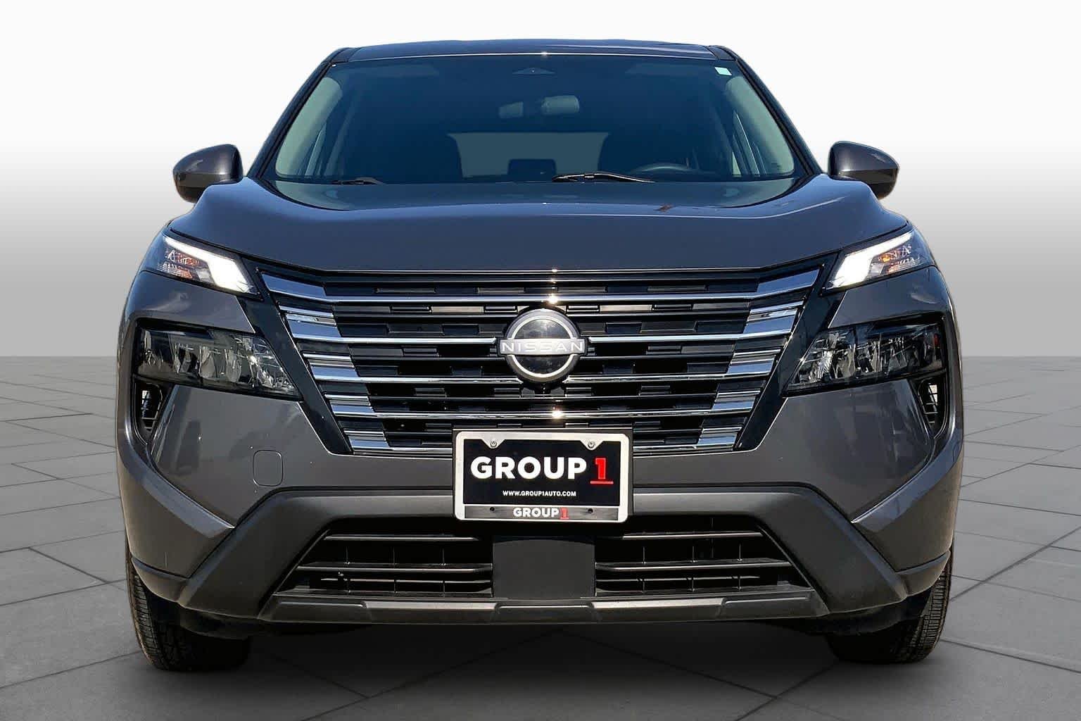 Used 2024 Gun Metallic Nissan SV image 4