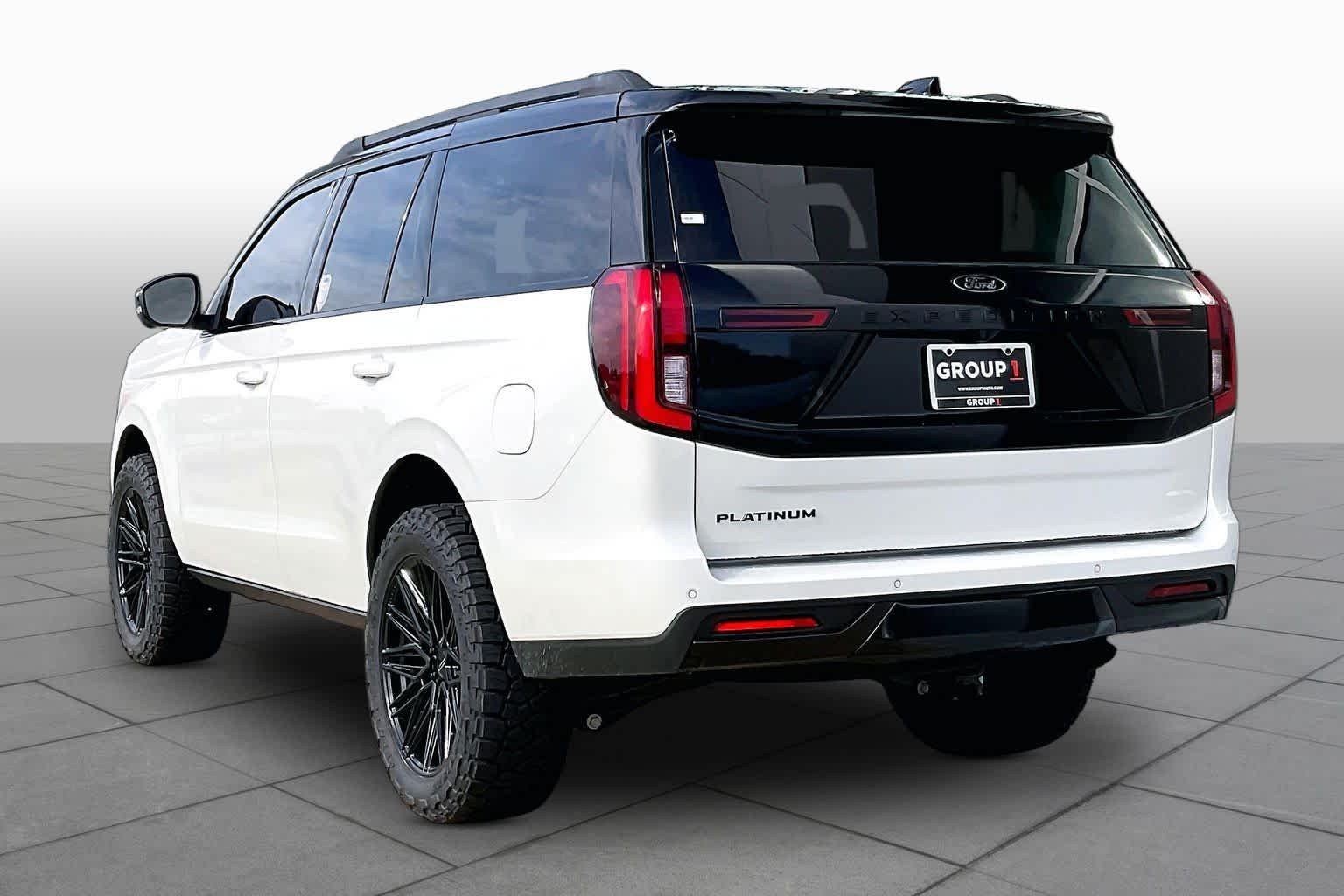 New 2026 Star White Metallic Tri-Coat Ford Platinum® image 8
