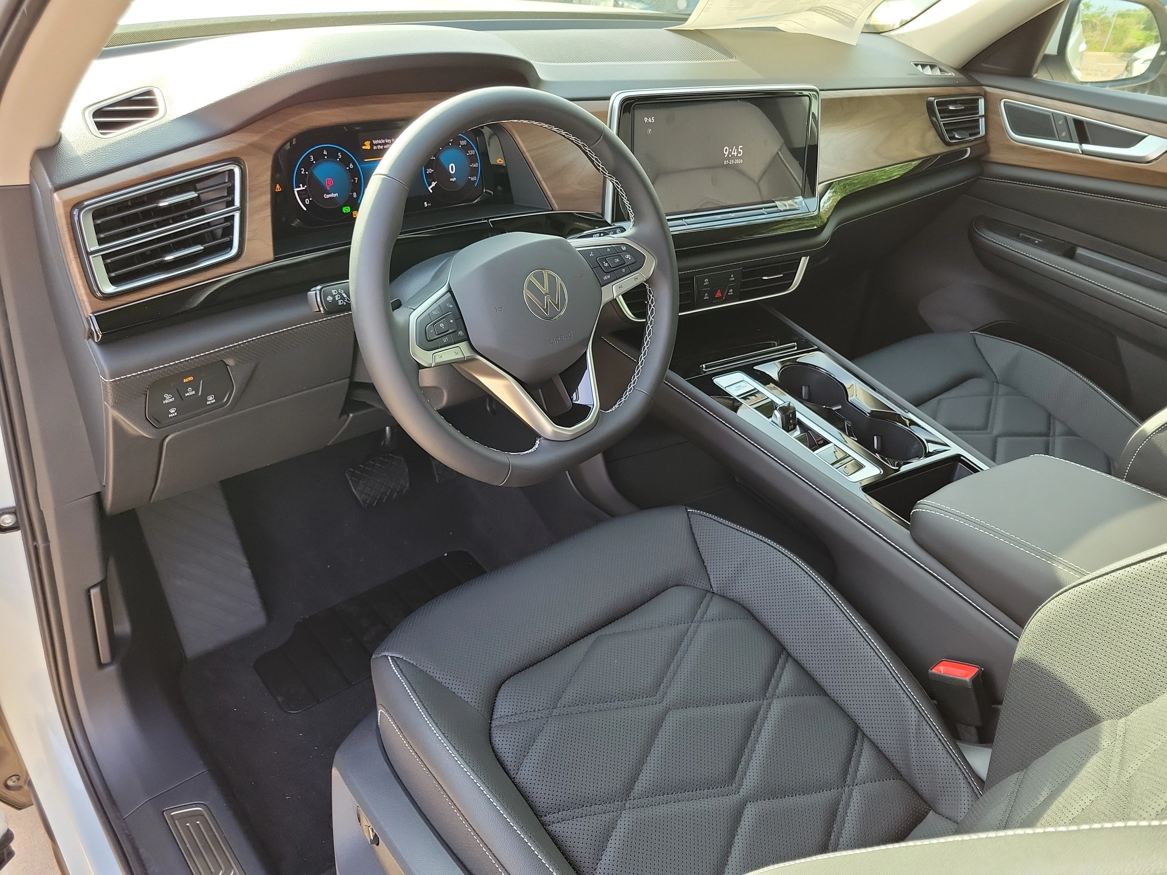 New 2026 White Volkswagen 2.0T SE w/Technology image 18