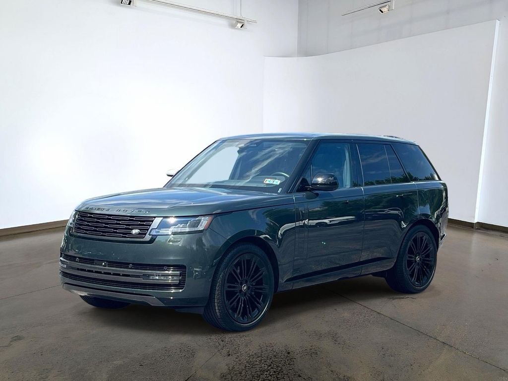 Certified Used 2025 Belgravia Green Metallic Land Rover SE image 1