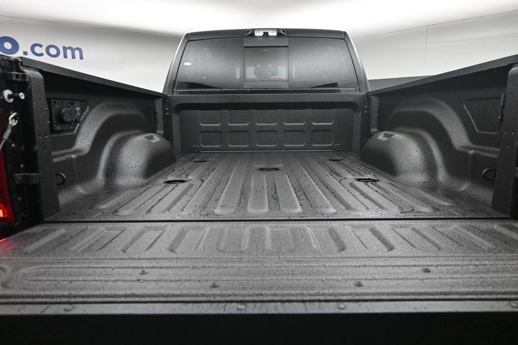 New 2026 Diamond Black Crystal Pearl-Coat Exterior Paint RAM Laramie image 11