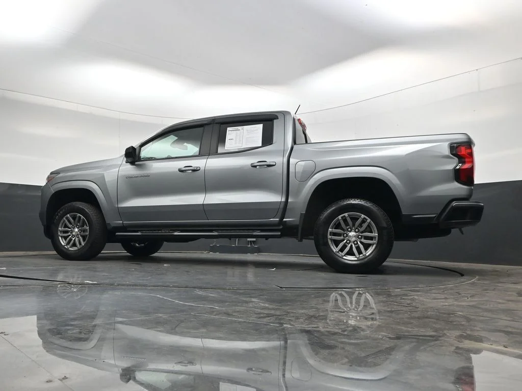 Used 2024 Gray Chevrolet LT image 37