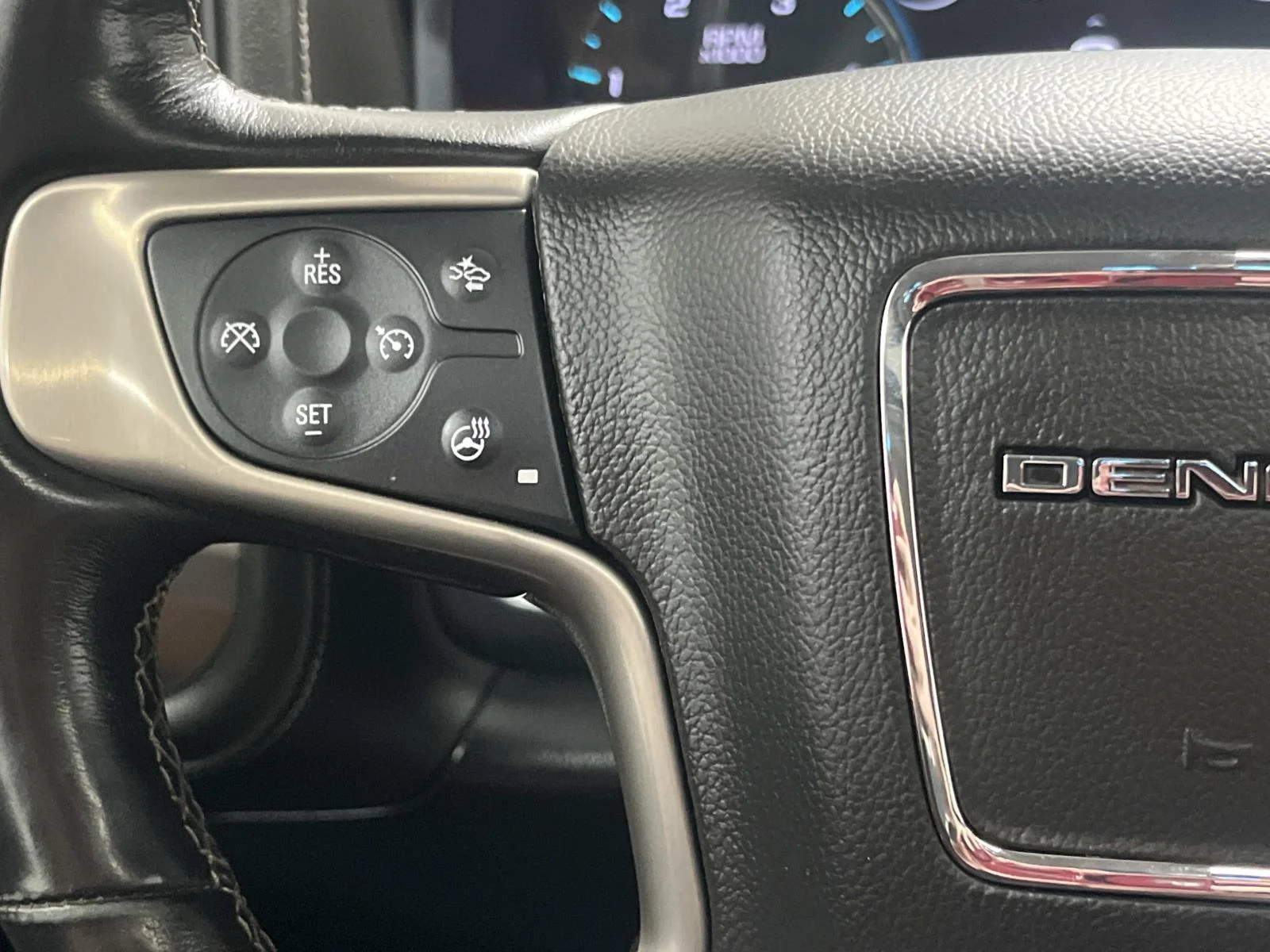 Certified Used 2019 RED QUARTZ TINTCOAT GMC Denali image 18