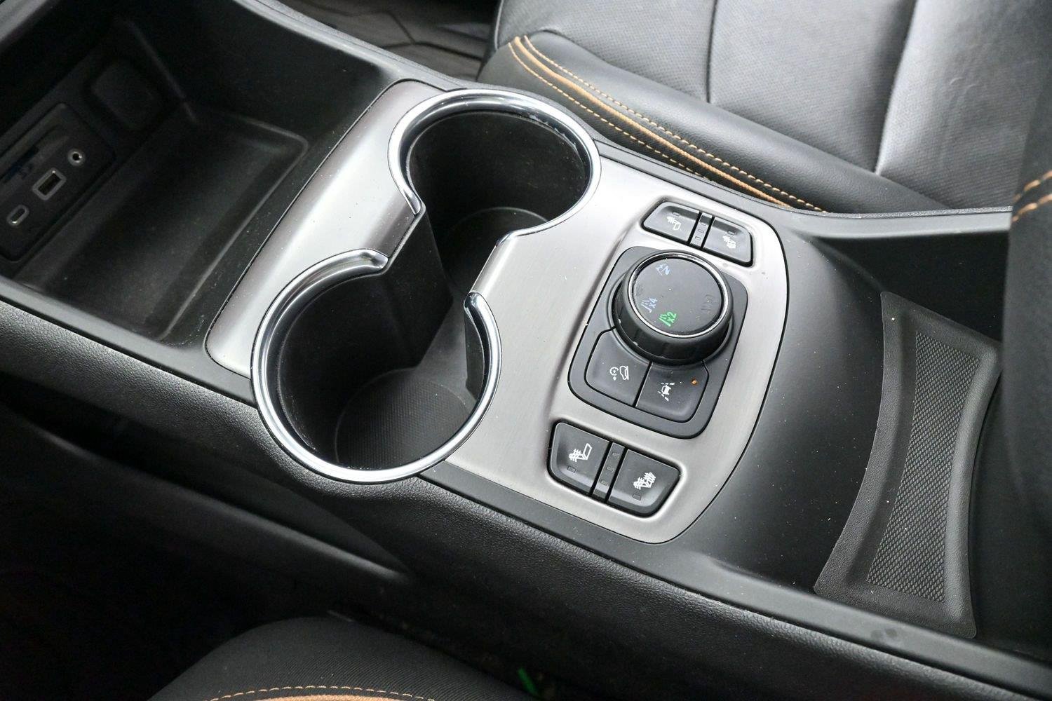 Used 2022 Summit White GMC AT4 image 28