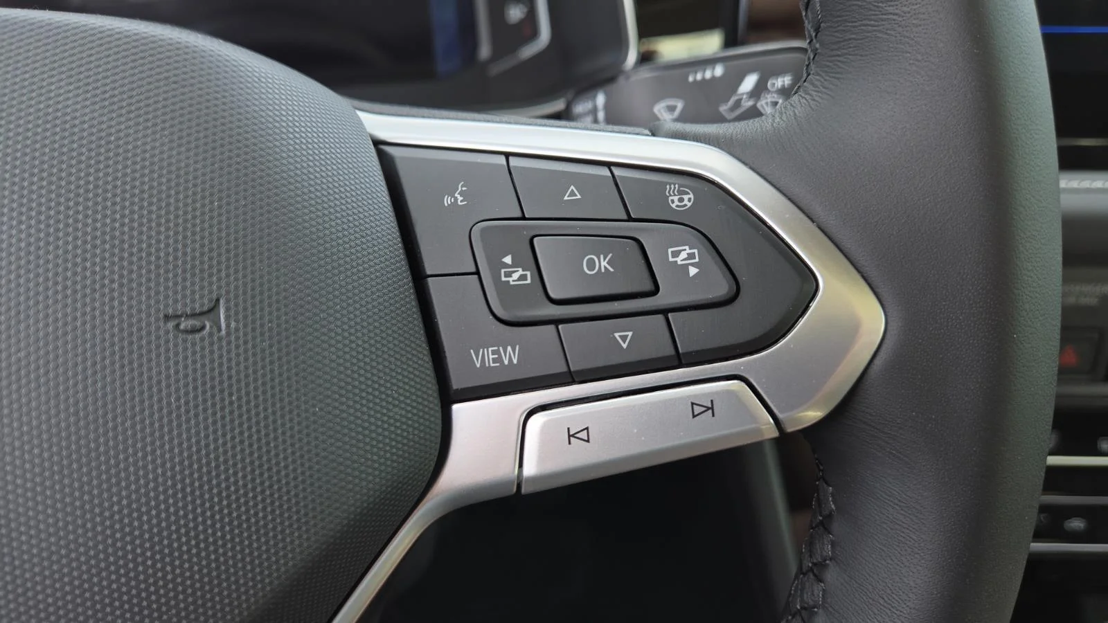New 2026 Deep Black Pearl Volkswagen SEL image 29
