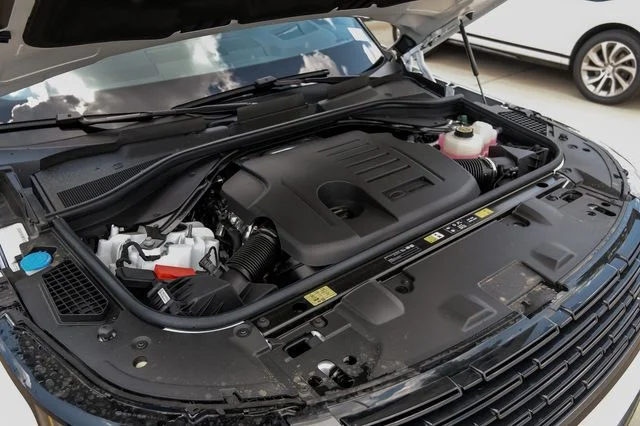2026 Land Rover Range Rover SE - Photo 67