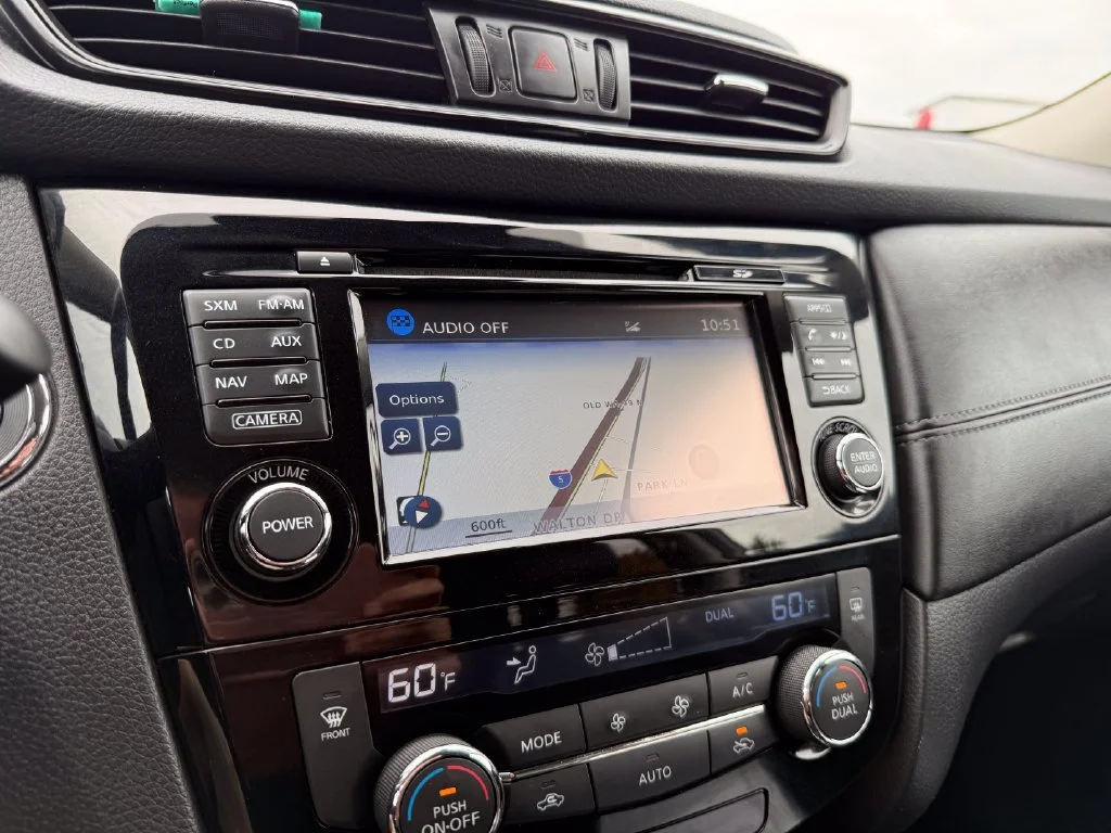 Used 2017 Gun Metallic Nissan SL image 29