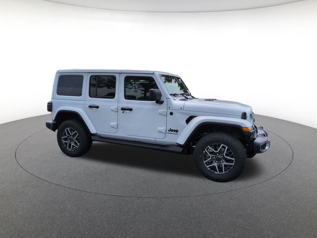 New 2026 Bright White Clear-Coat Exterior Paint Jeep Sahara image 3