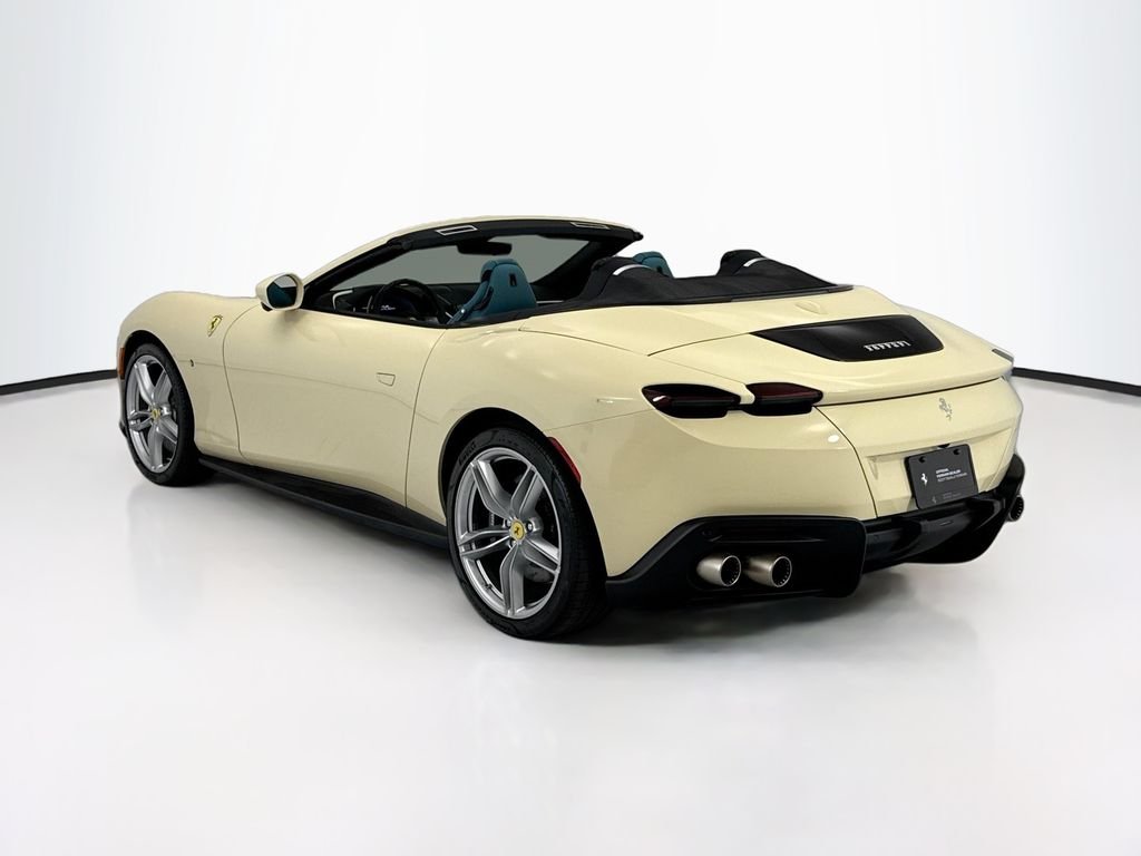 Used 2025  Ferrari Base image 7