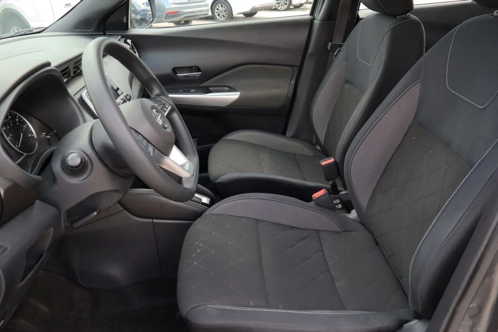 Used 2018 Gray Nissan SV image 21