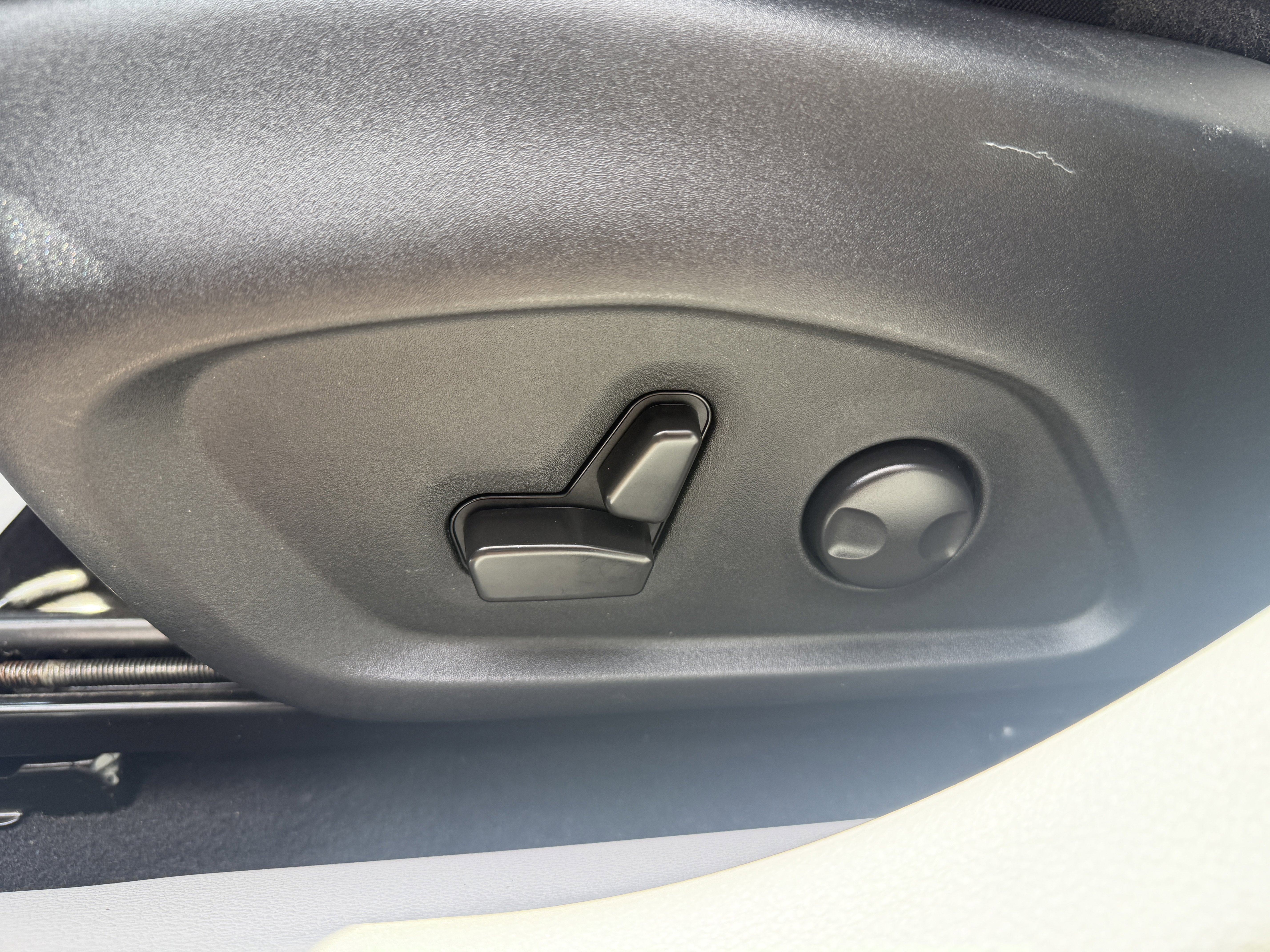 Used 2022 Diamond Black Crystal Pearlcoat Jeep Limited image 33