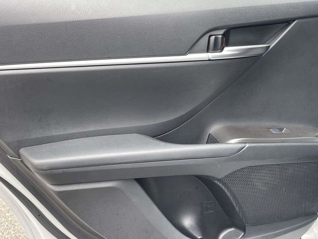 2023 Toyota Camry LE - Photo 9