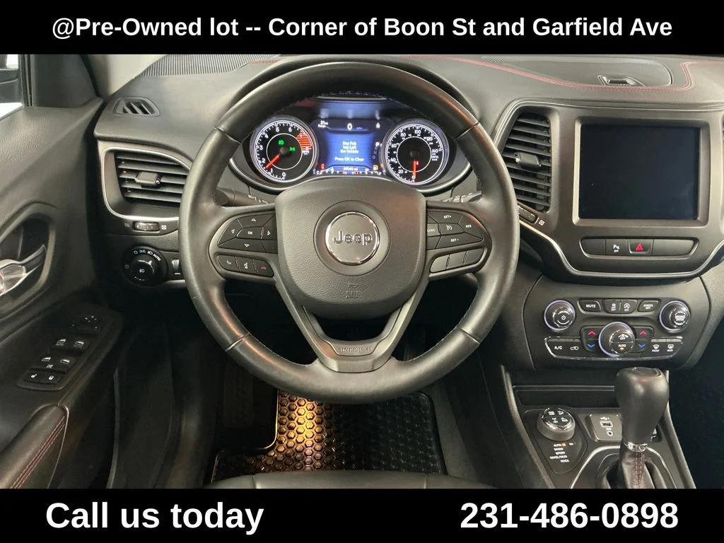 Used 2019 Green Jeep Trailhawk image 17