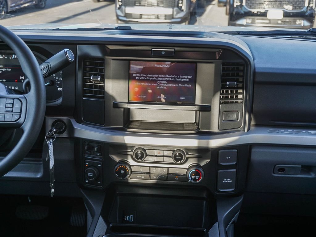 New 2026 Oxford White Ford XLT image 15