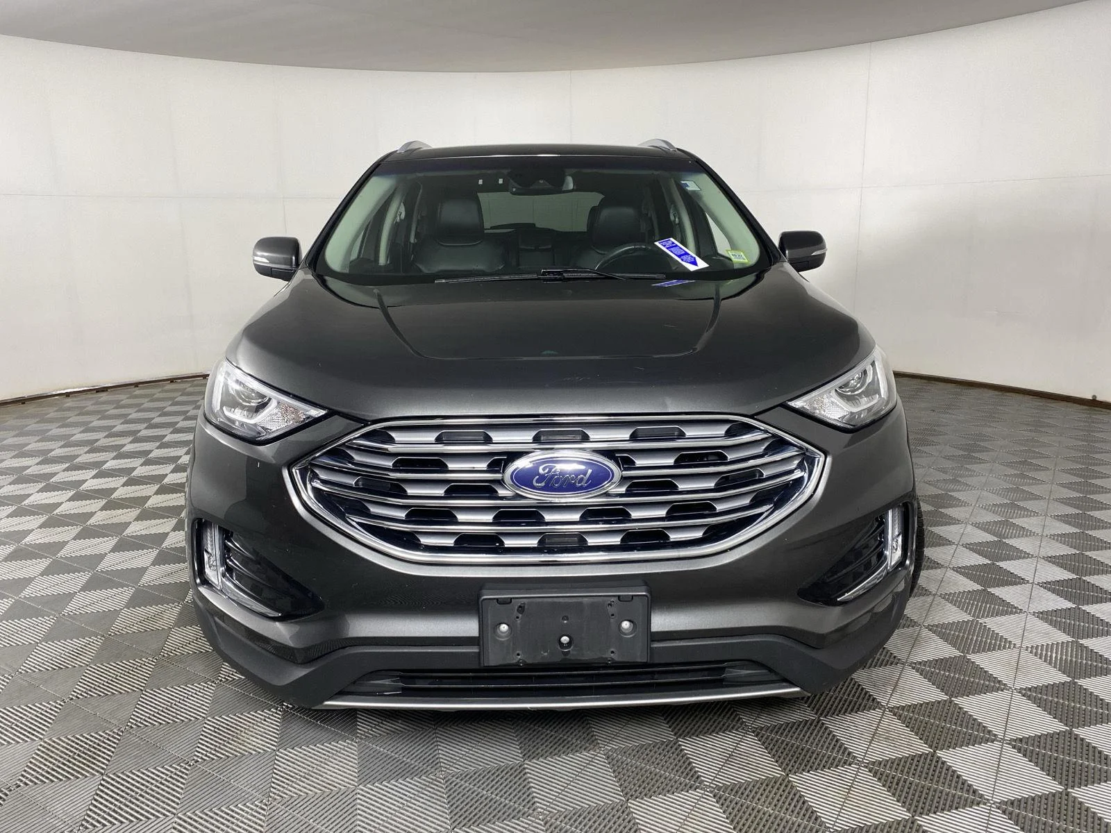 Used 2020  Ford SEL image 2