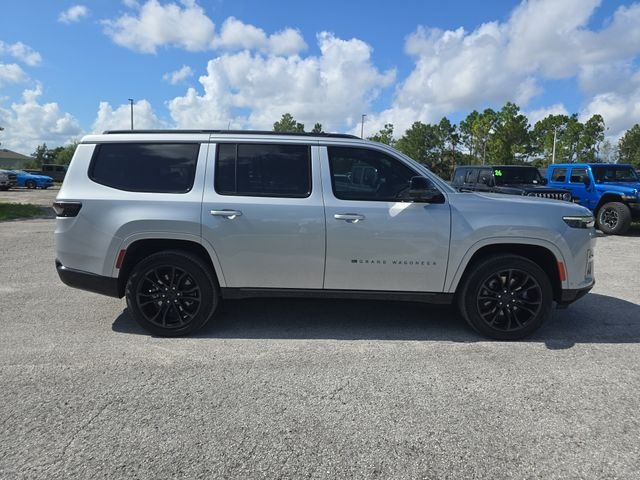 New 2026 Silver-Zynith Exterior Paint Jeep Summit Reserve image 3