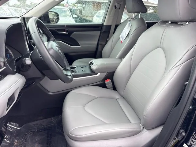 Used 2026 Black Toyota XLE image 21