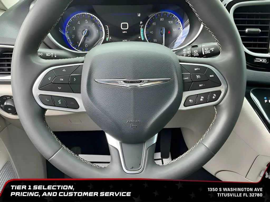 Used 2023 White Chrysler Touring L image 26