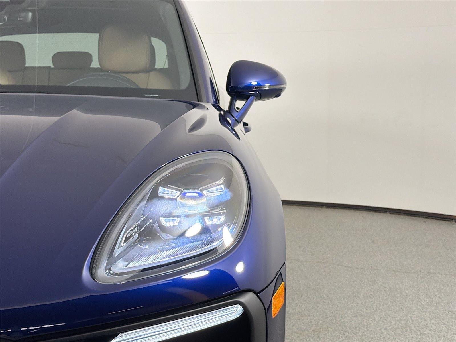 New 2026 Gentian Blue Metallic Porsche T image 14