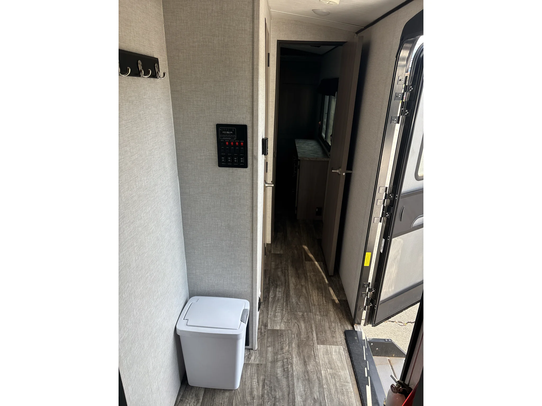 Used 2022  CROSSROADS SUNSET TRAIL SUPER LITE image 19