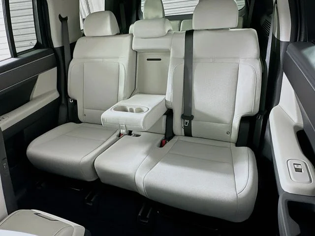 New 2026 White Hyundai SE image 11