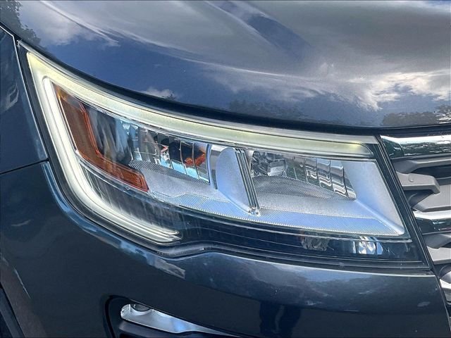 Used 2018 Gray Ford XLT image 32
