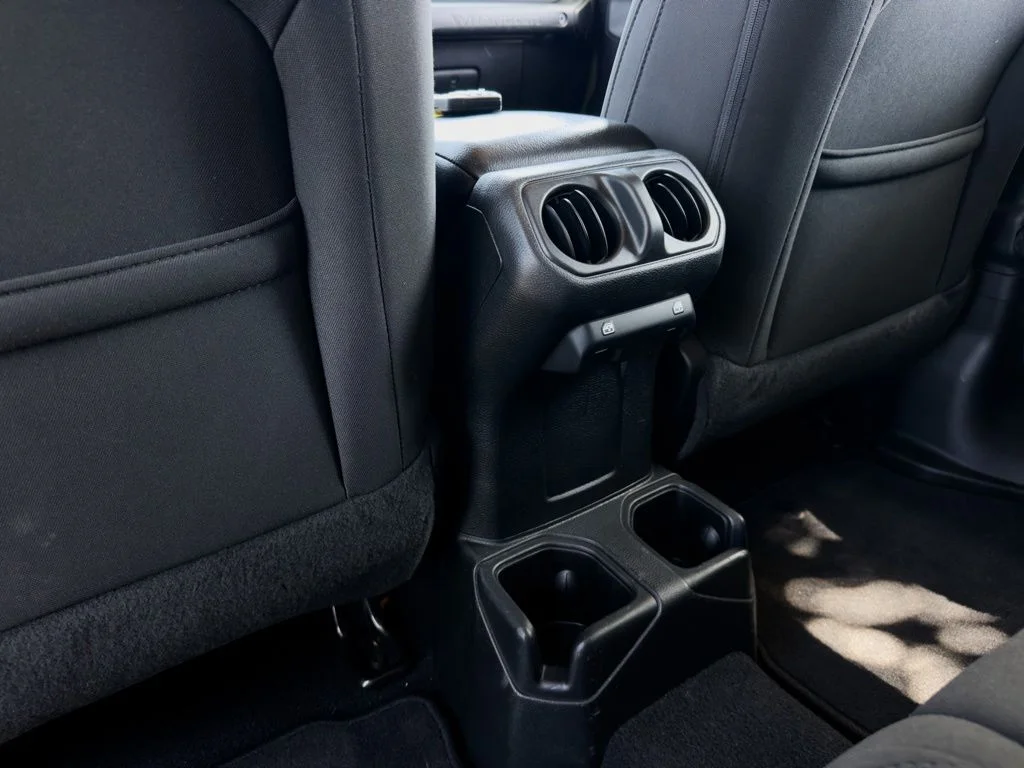 Used 2022 Green Jeep Unlimited Sport S image 21
