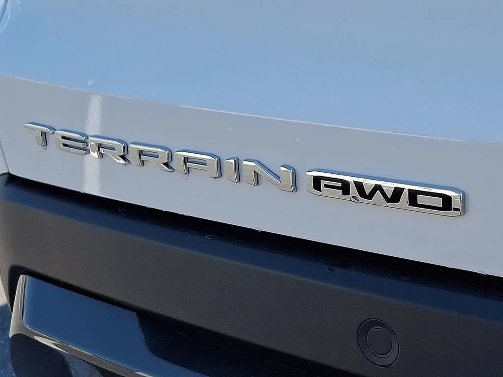 New 2027 Summit White GMC Elevation image 11