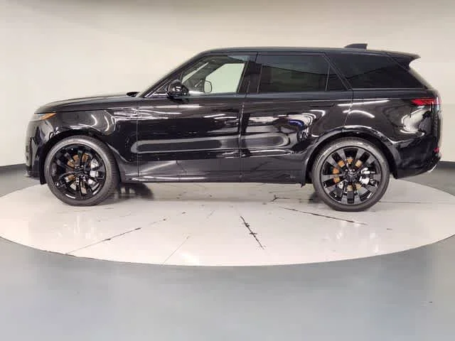 New 2026 Santorini Black Metallic Land Rover Dynamic SE - P400 image 9