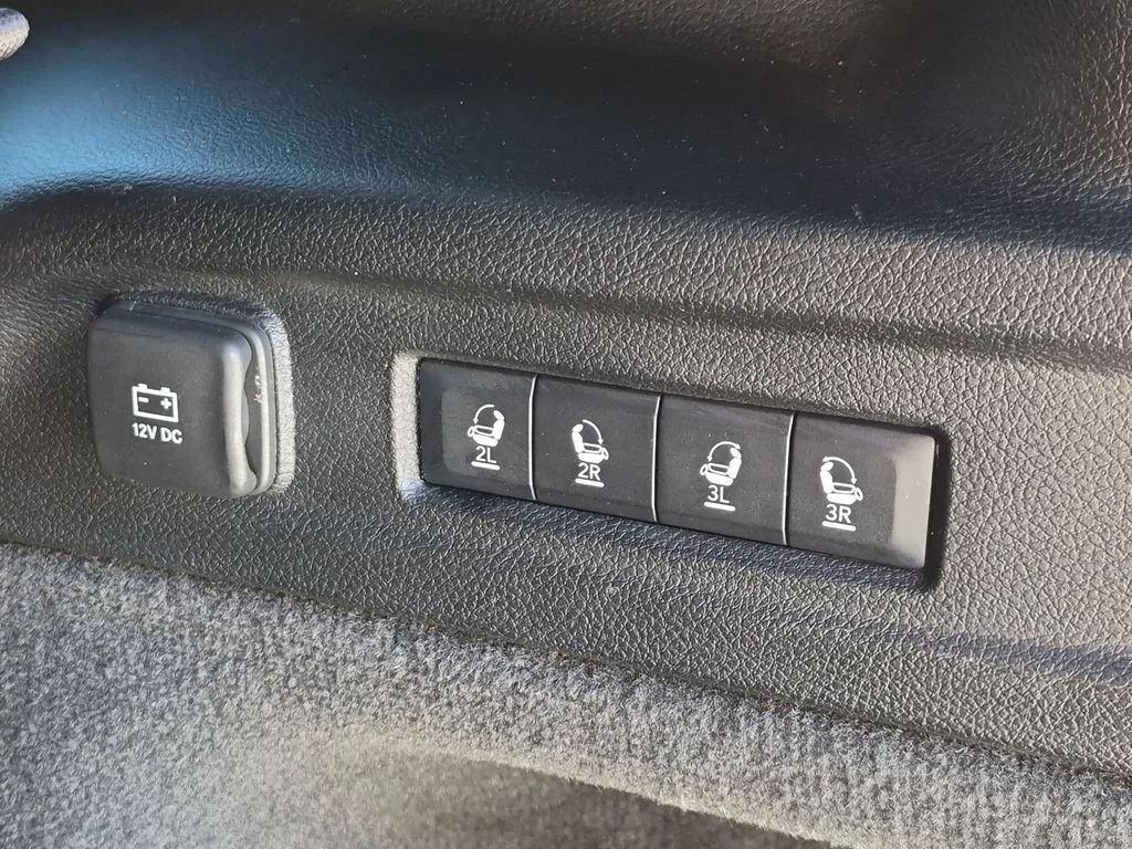 Used 2021 Red Jeep Overland image 8