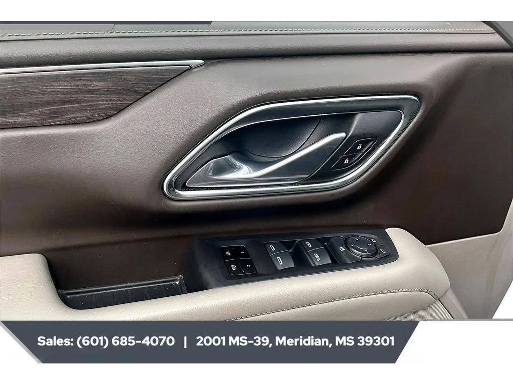 Used 2024 Summit White Chevrolet LT image 17