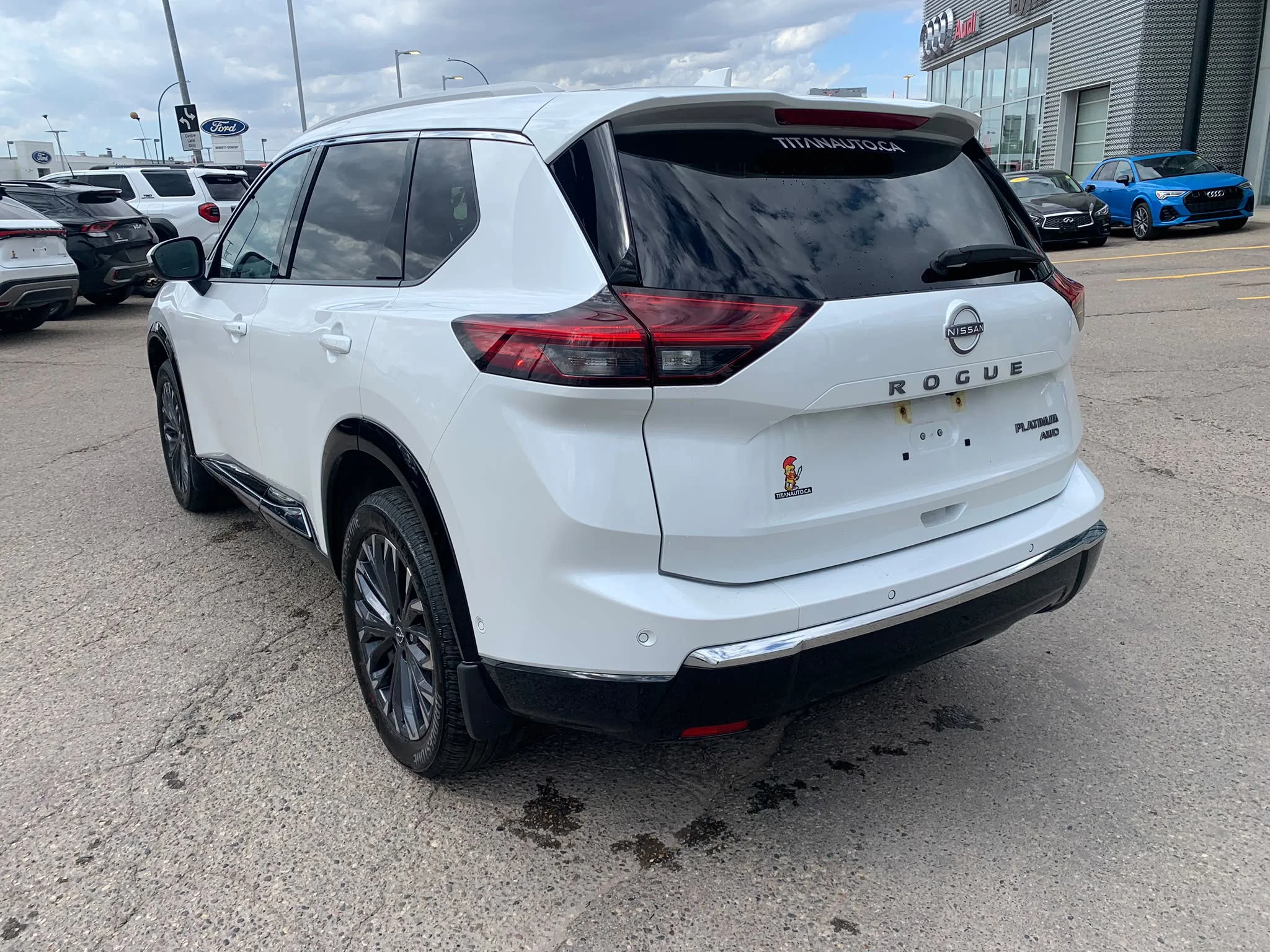 Certified Used 2024 Everest White Pearl Tricoat Nissan Platinum AWD*Adaptive Cruise | Remote Start | Nav | 360 Cam | Htd Leather | Pano Roof | Htd Wheel image 12