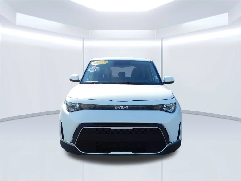 Used 2025 White Kia LX image 8