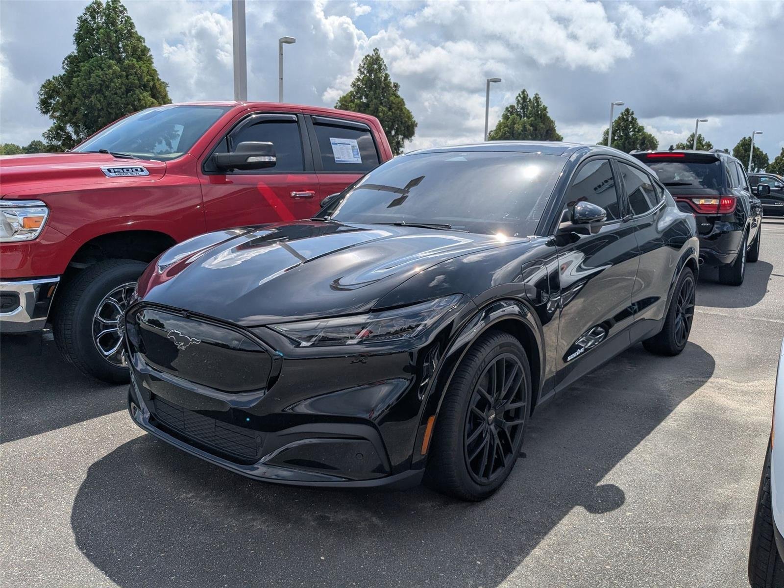 2025 Ford Mustang-Mach-e Premium's photo