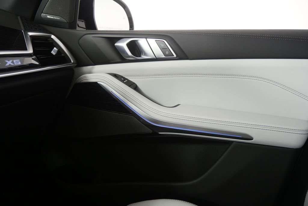 New 2026 Alpine White BMW xDrive50e image 24