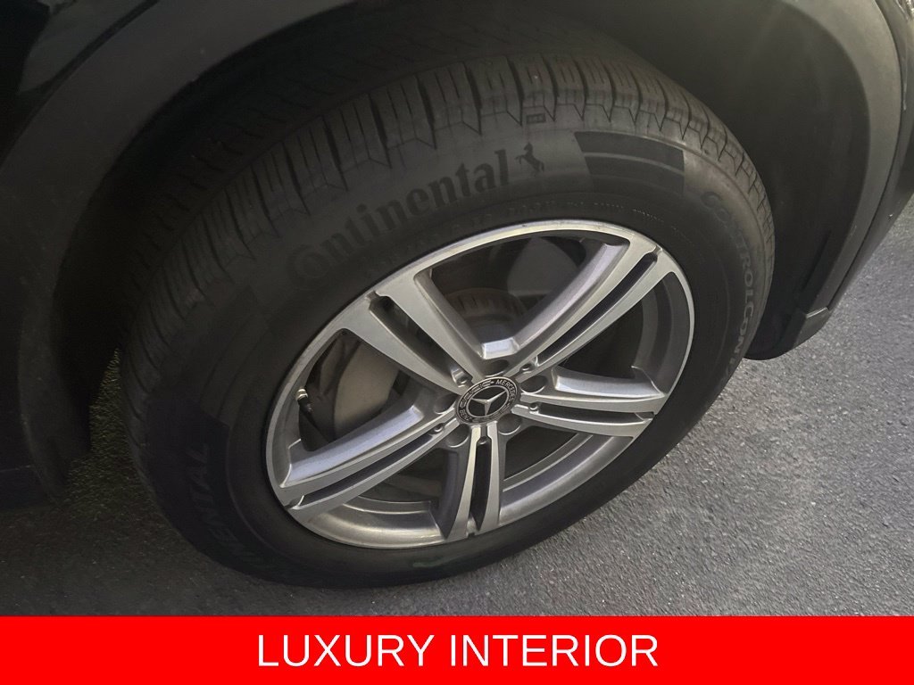 Used 2022 Black Mercedes-Benz GLC 300 image 23