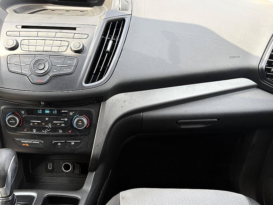 Used 2018 Magnetic Ford SE image 14