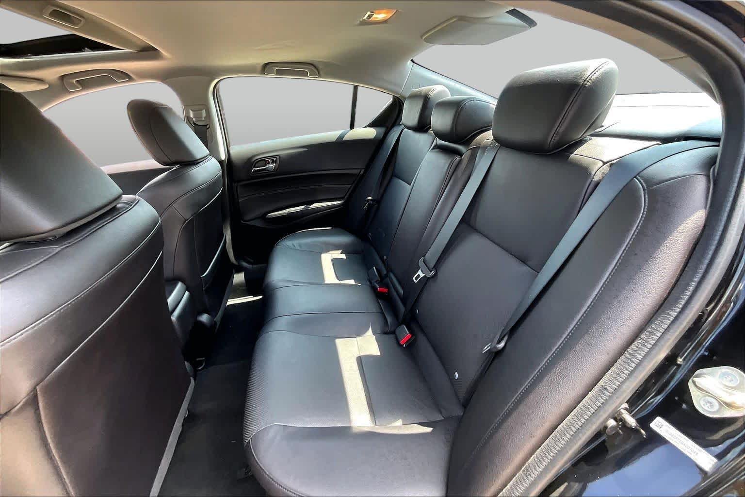 Used 2016 Crystal Black Pearl Acura w/Premium Pkg image 20