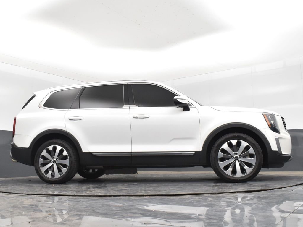 Used 2021 White Kia EX image 23