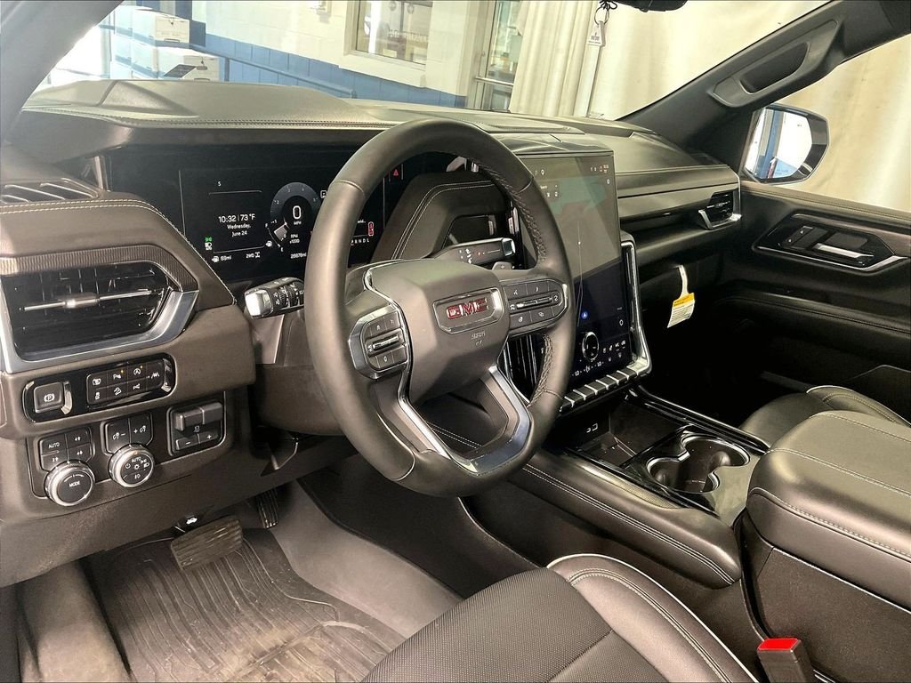 Used 2025 White GMC Elevation image 8