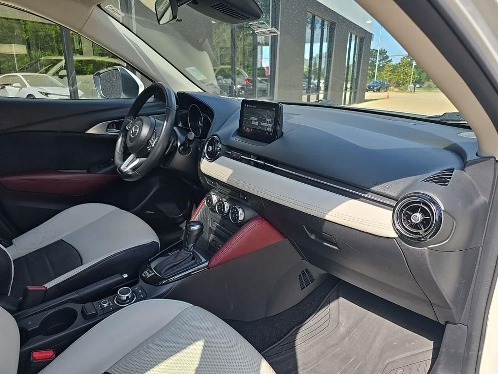 Used 2018  Mazda Grand Touring image 17