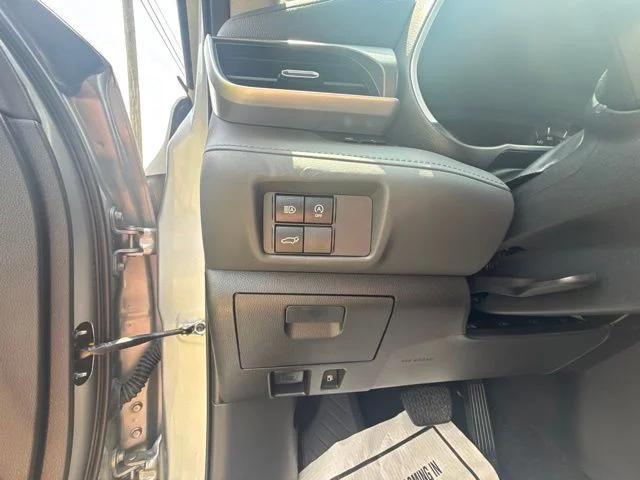 2023 Toyota Highlander XLE - Photo 17
