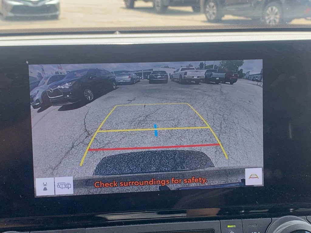 Used 2024  Toyota XLE image 22