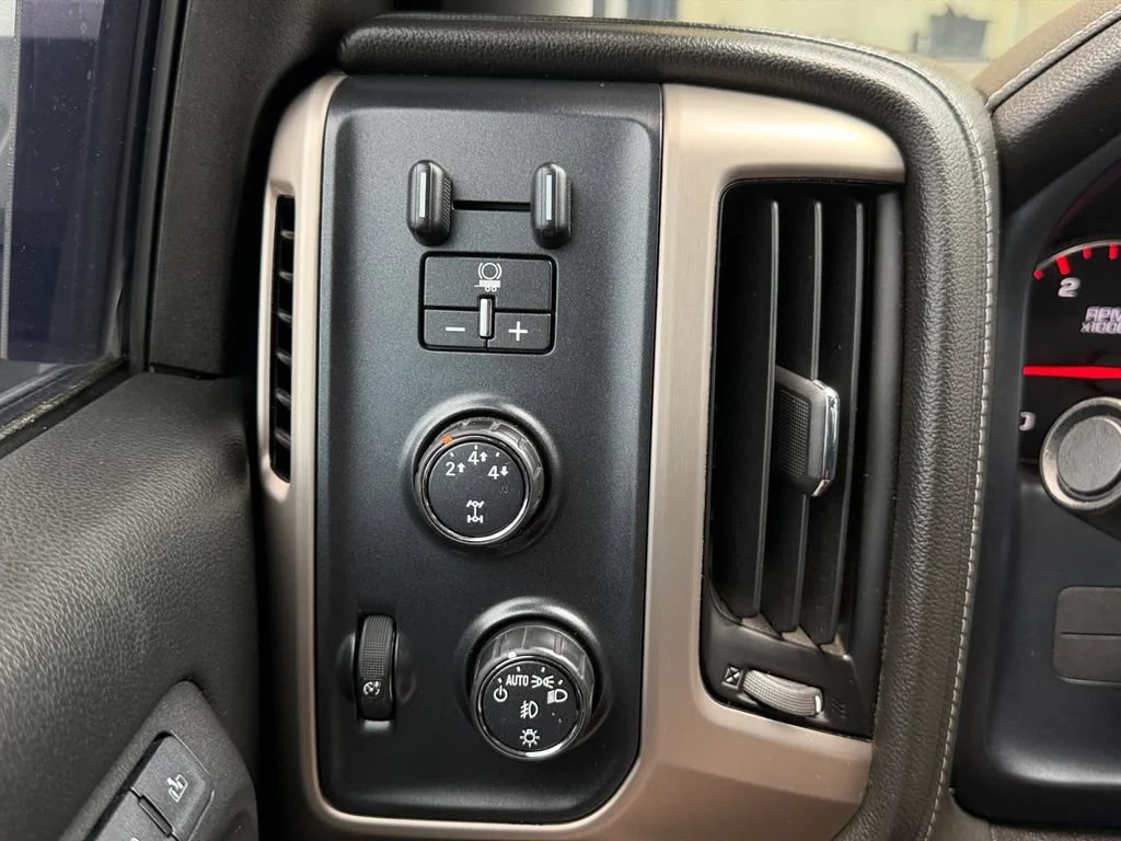 Used 2016 ONYX BLACK GMC Denali image 25