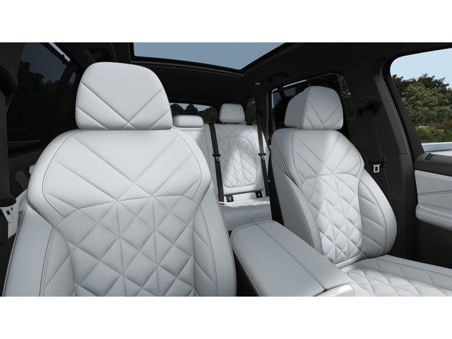 New 2026 Dravit Grey Metallic BMW xDrive40i image 11