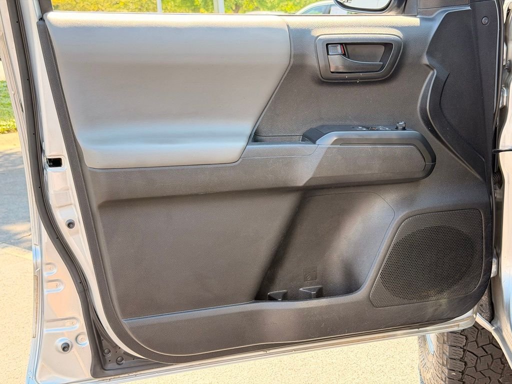 Certified Used 2022 Silver Toyota SR image 17