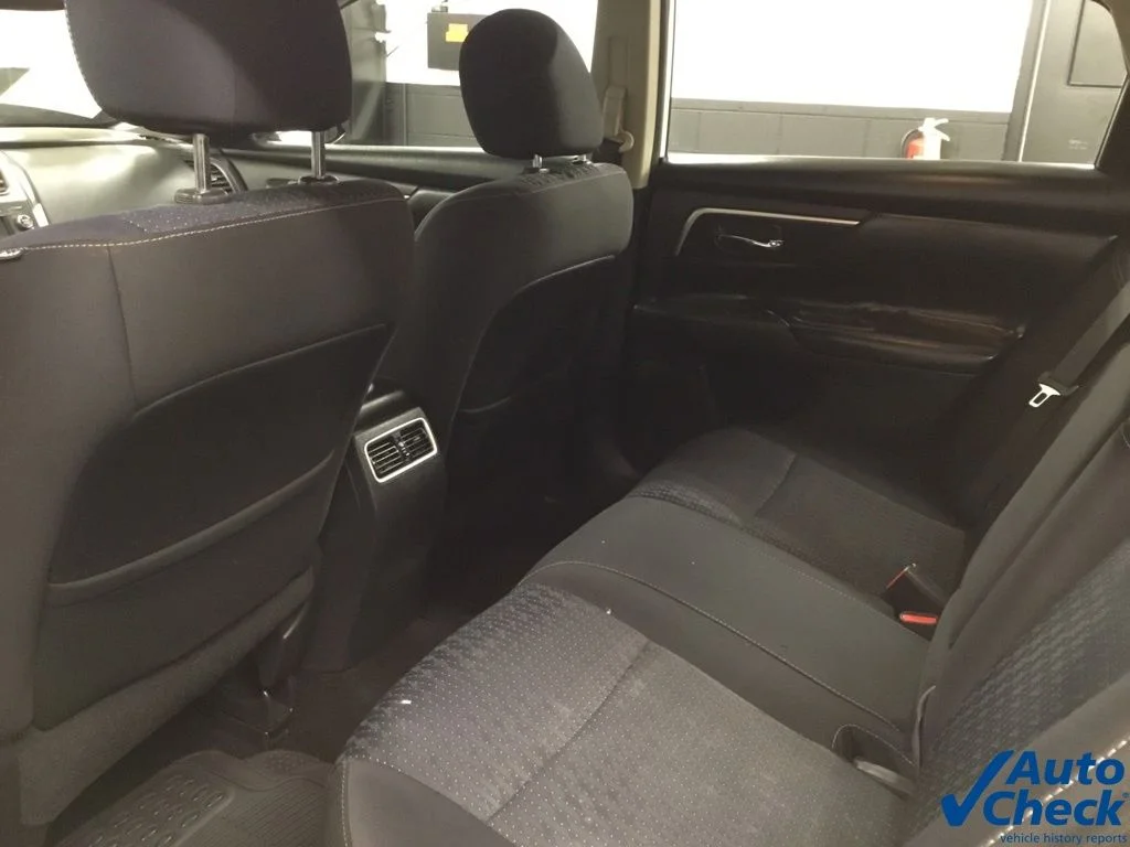Used 2016 White Nissan 2.5 SV image 27