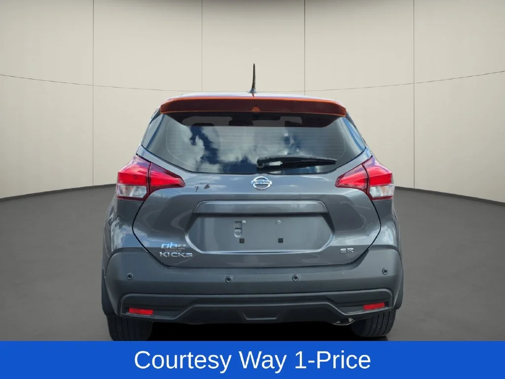 Used 2020 Gray Nissan SR image 8