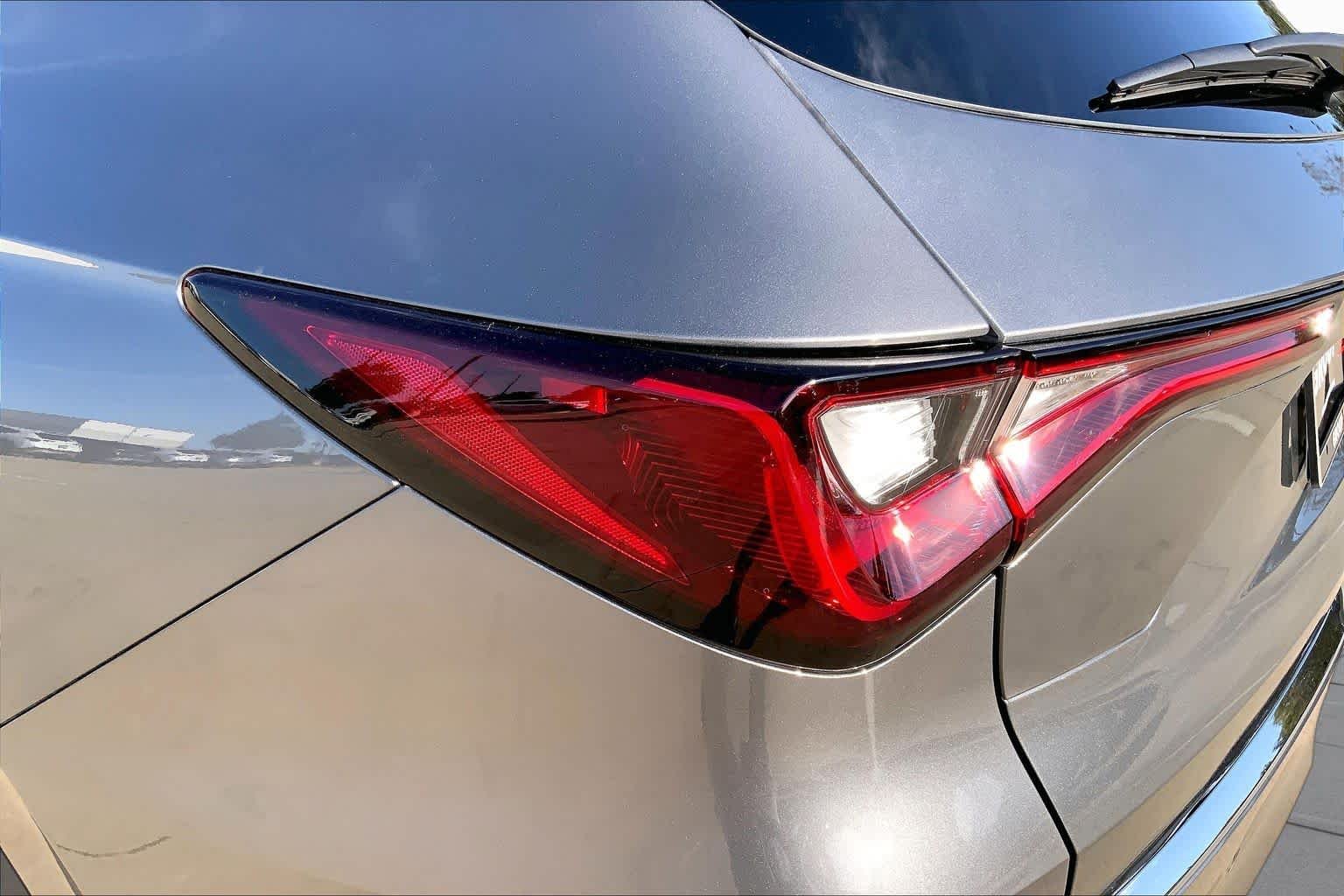Used 2025 Liquid Carbon Metallic Acura w/Technology Package image 29