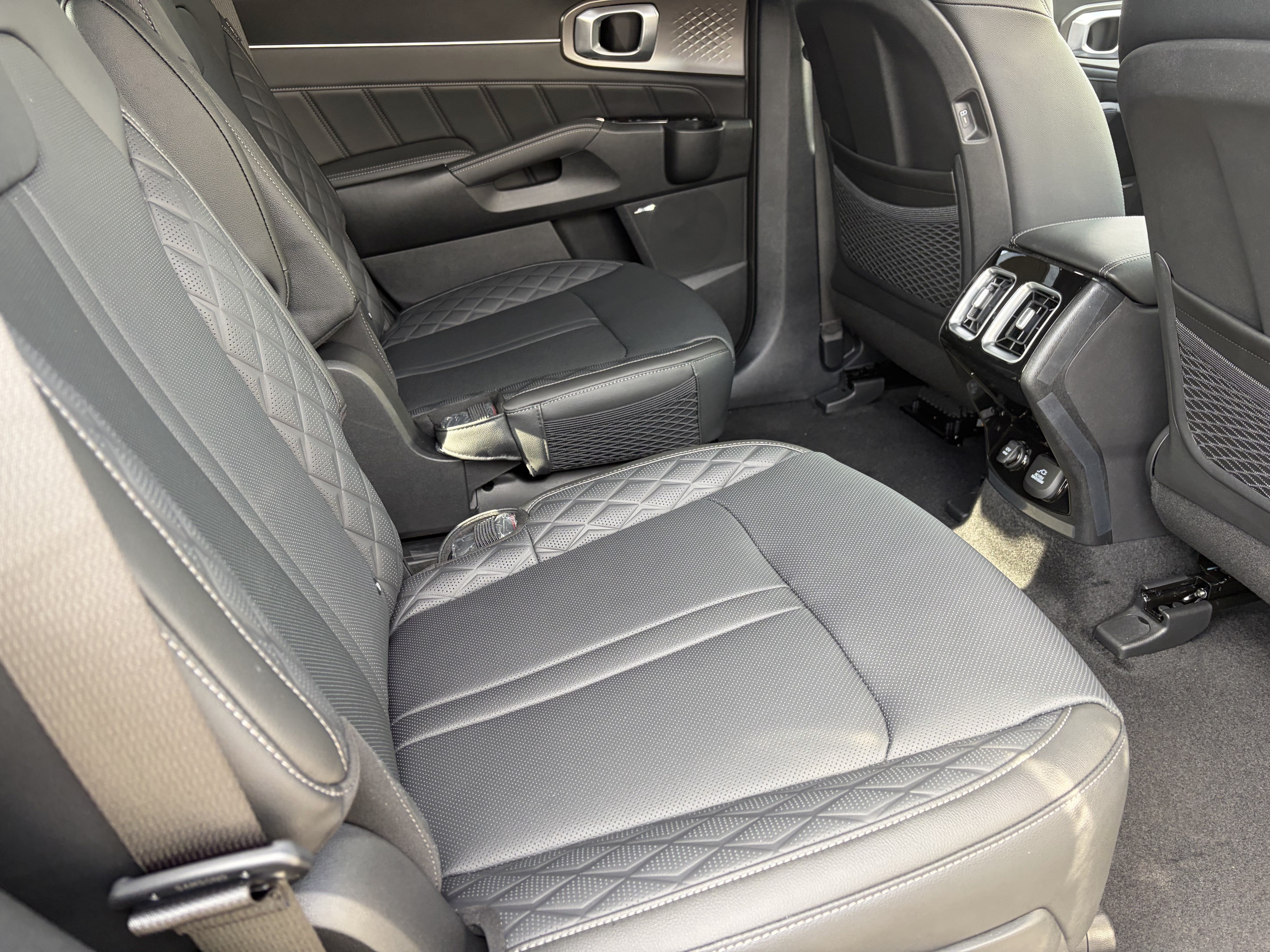 2026 Kia Sorento SX Prestige Hybrid - Photo 11